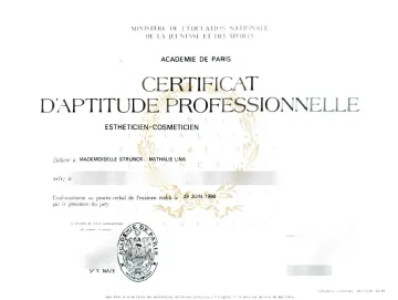 Certificat d'aptitude professionnelle Esthéticien-Cosméticien délivré à Nathalie Strunck en 1990, Académie de Paris