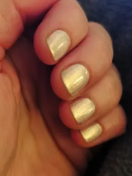 Vernis nacré posé par Nathalie